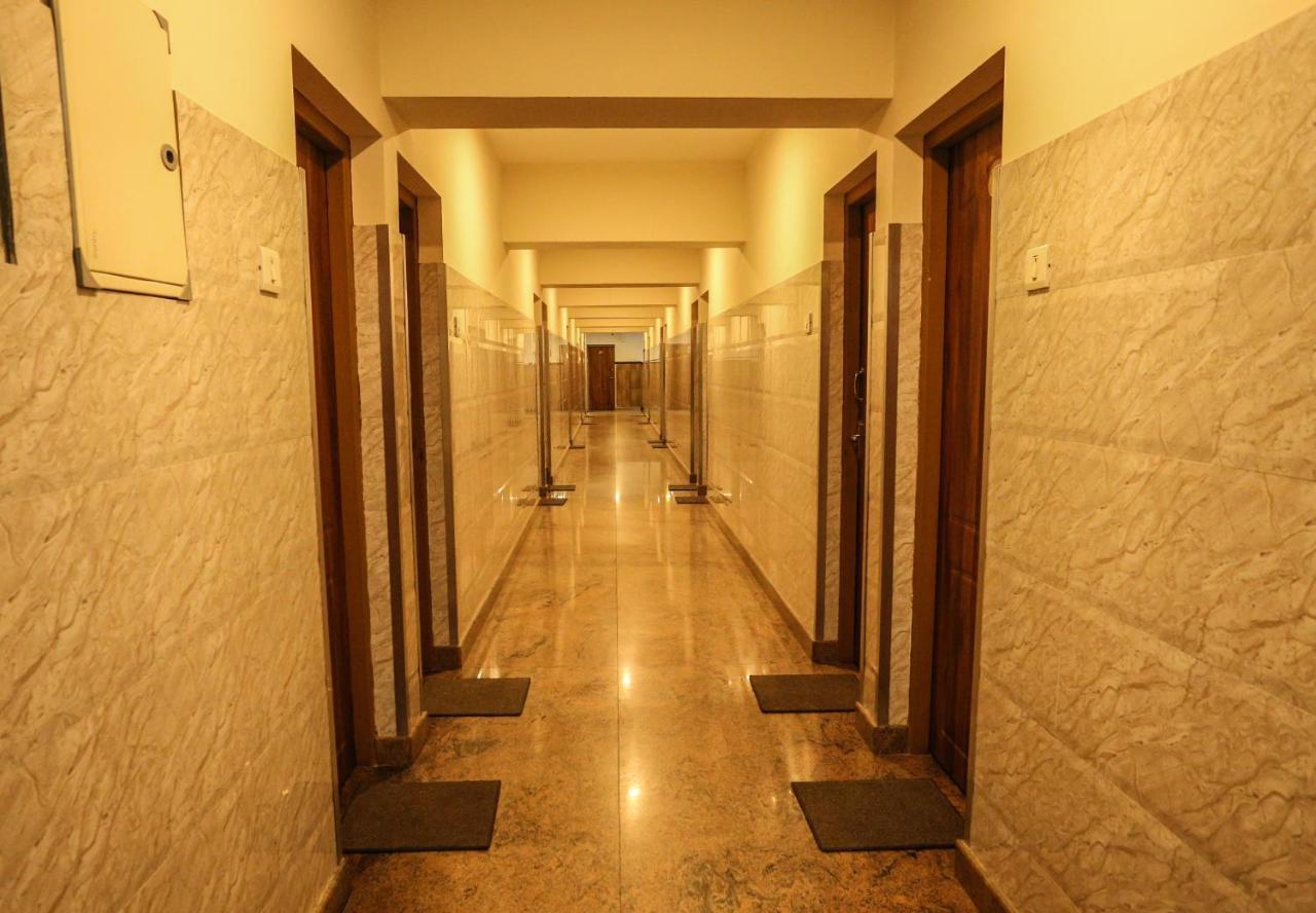 Guruvāyūr 哈瑞奎师那旅馆酒店 外观 照片